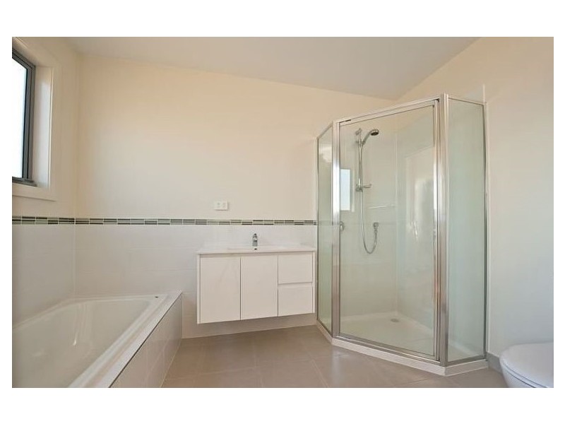 2/20 Northsun Place, Midway Point TAS 7171