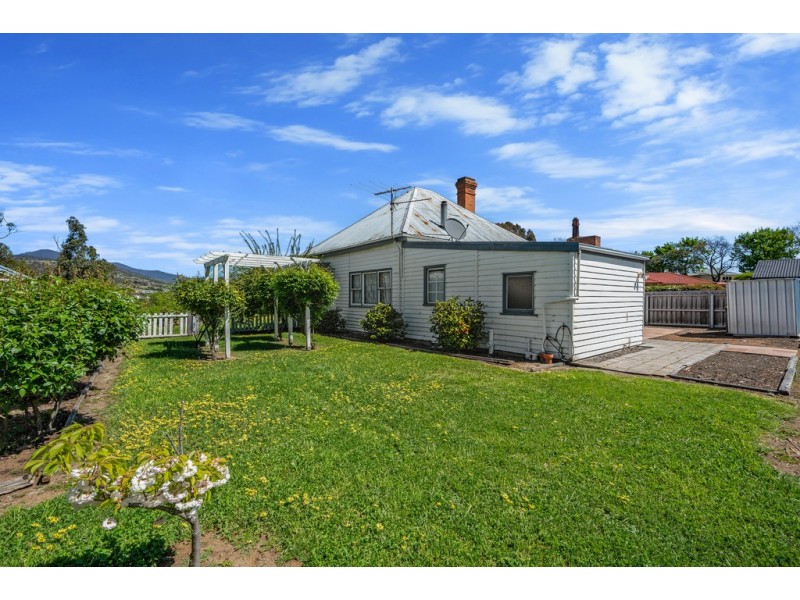 5 Turriff Lodge Drive, New Norfolk TAS 7140