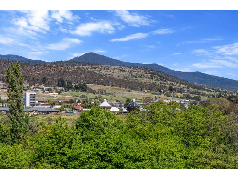 5 Turriff Lodge Drive, New Norfolk TAS 7140