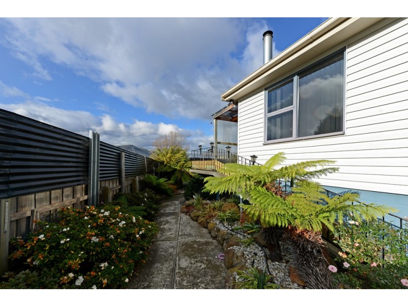 15 Yoora Street, Berriedale TAS 7011
