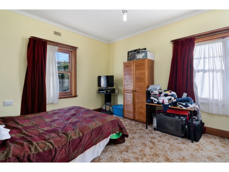 215 East Derwent Highway, Lindisfarne TAS 7015
