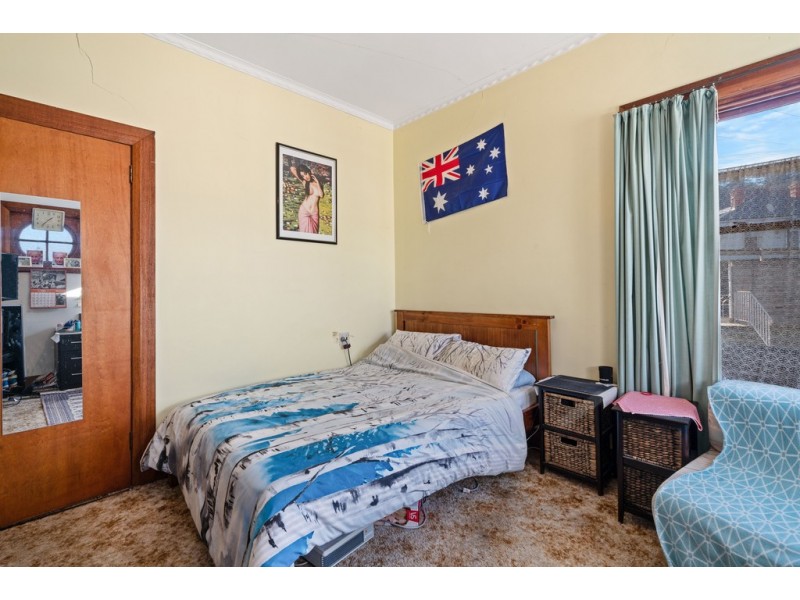 215 East Derwent Highway, Lindisfarne TAS 7015