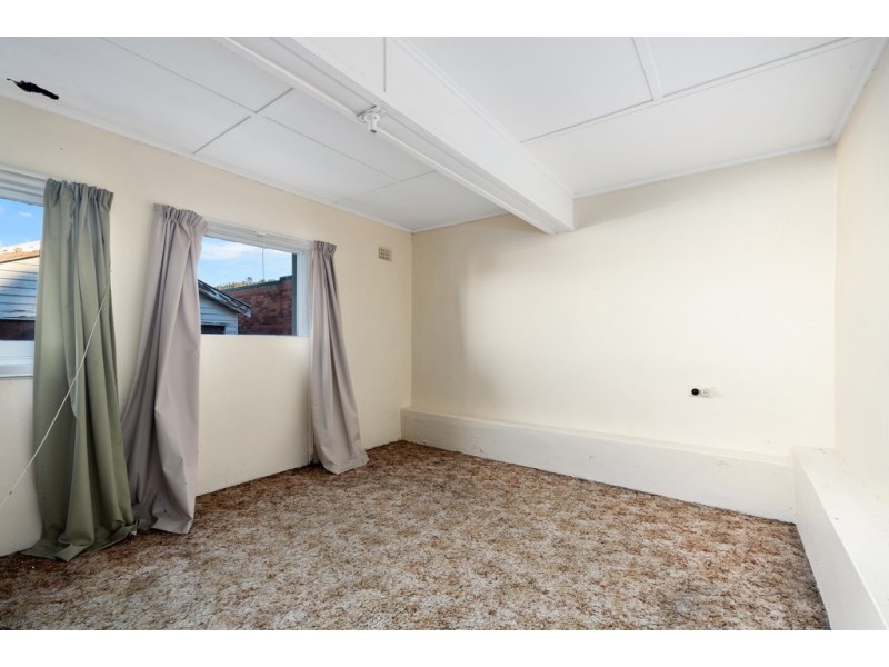 215 East Derwent Highway, Lindisfarne TAS 7015