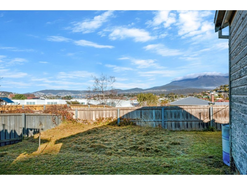 215 East Derwent Highway, Lindisfarne TAS 7015