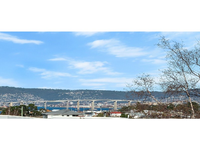 215 East Derwent Highway, Lindisfarne TAS 7015