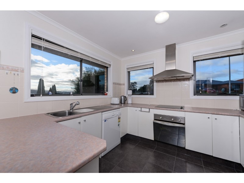 23 Brendan Crescent, Austins Ferry TAS 7011