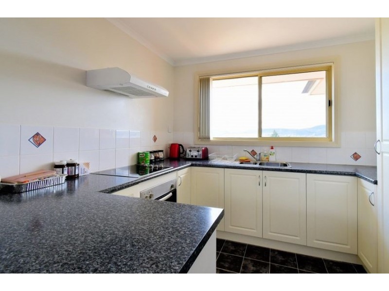 2/12a Morrison Street, Brighton TAS 7030