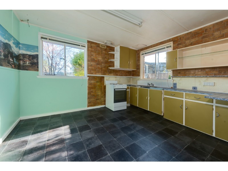 14 Phillips Avenue, New Norfolk TAS 7140