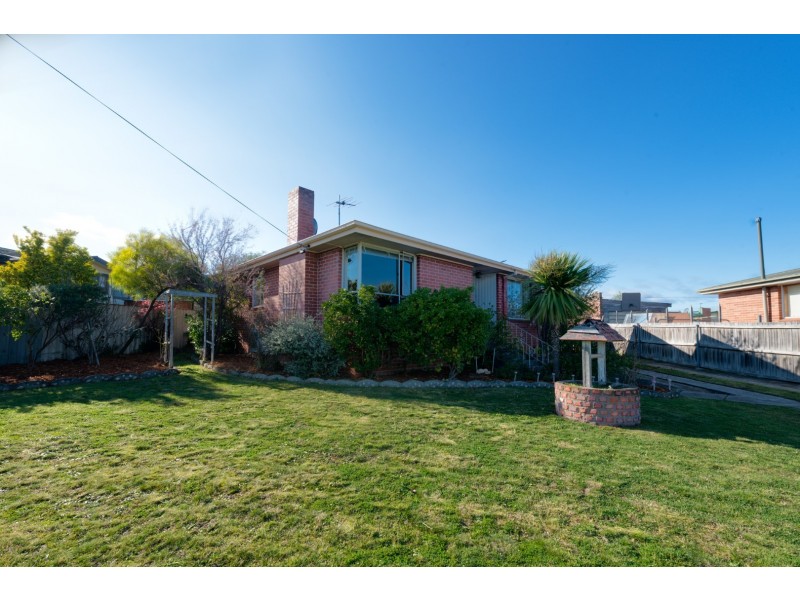 14 Phillips Avenue, New Norfolk TAS 7140