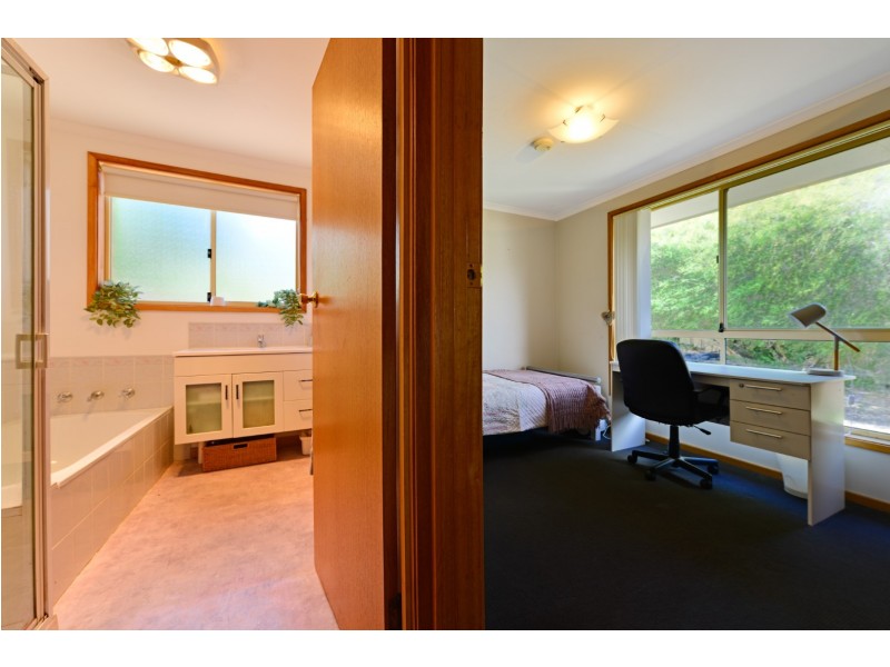 39 Arncliffe Road, Austins Ferry TAS 7011