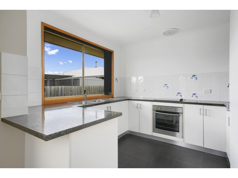 2/53 Alexander Circle, Campania TAS 7026