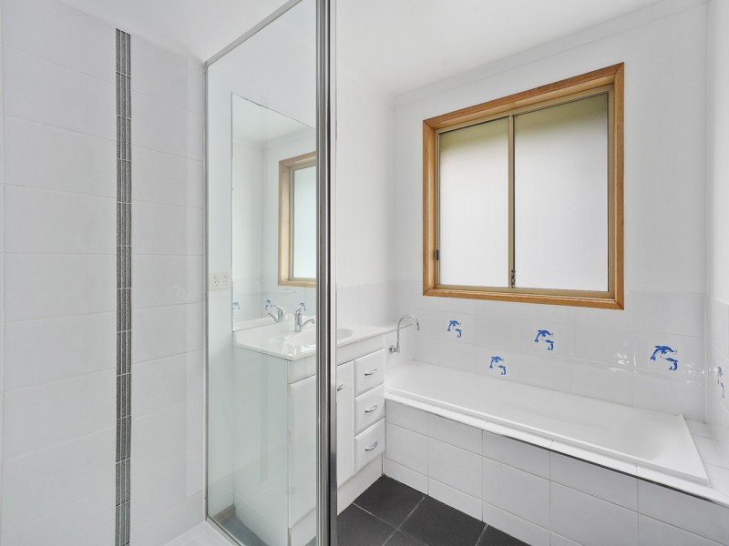 2/53 Alexander Circle, Campania TAS 7026