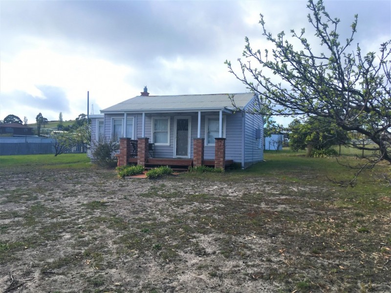 5 Esplanade East, Triabunna TAS 7190