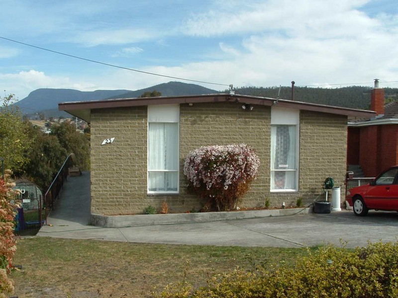 Claremont TAS 7011