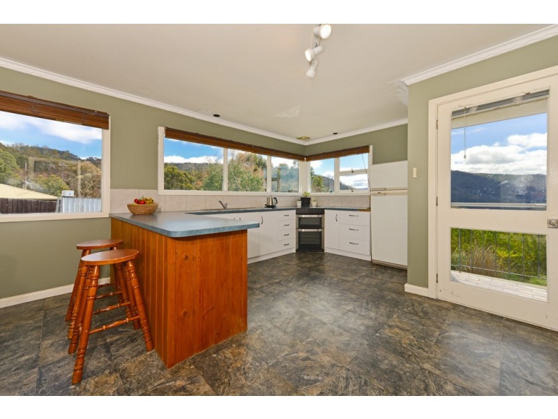 10 Valley Road, Collinsvale TAS 7012