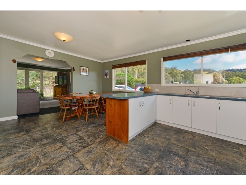 10 Valley Road, Collinsvale TAS 7012
