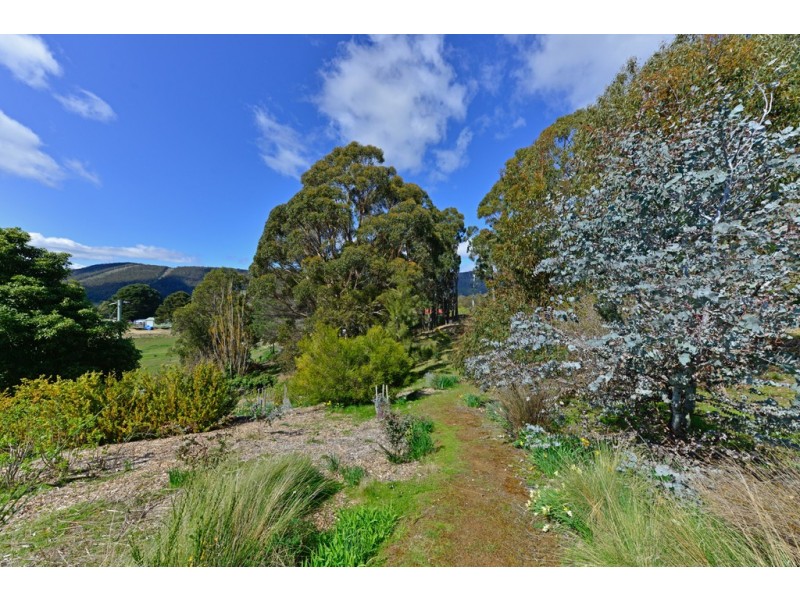 10 Valley Road, Collinsvale TAS 7012