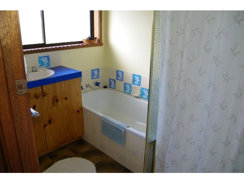 Collinsvale TAS 7012