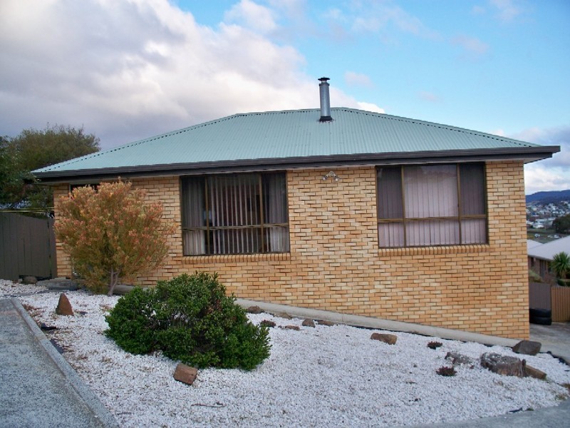 Claremont TAS 7011