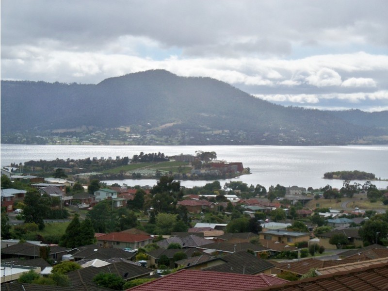 14 Selby Place, Berriedale TAS 7011