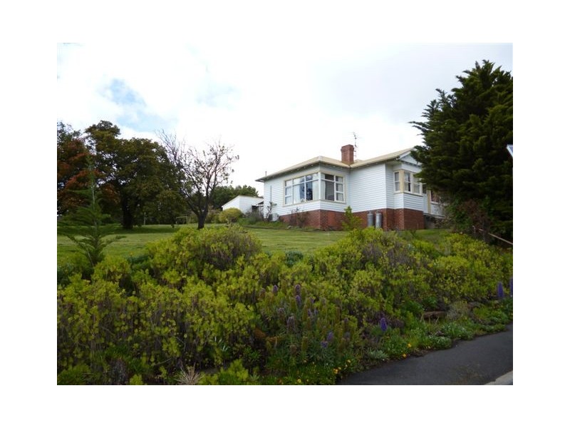 15 Riverview Parade, Rosetta TAS 7010