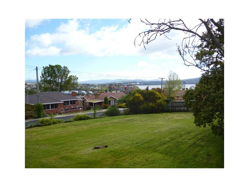 15 Riverview Parade, Rosetta TAS 7010