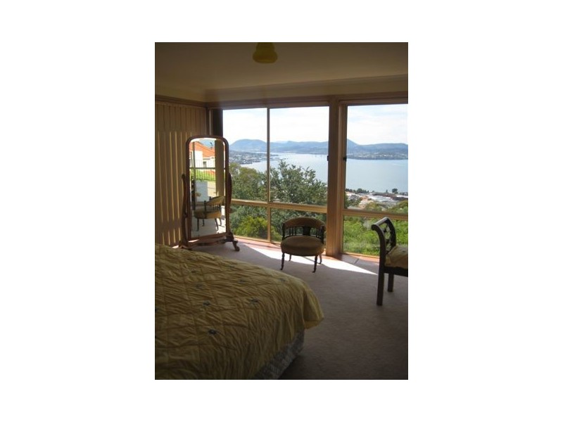 3 Lindeith Court, Sandy Bay TAS 7005