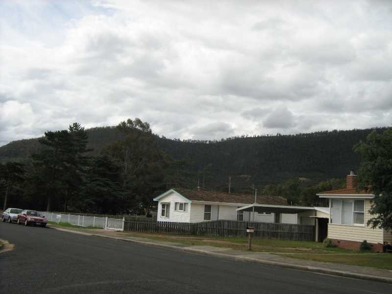 9 Link Road, New Norfolk TAS 7140