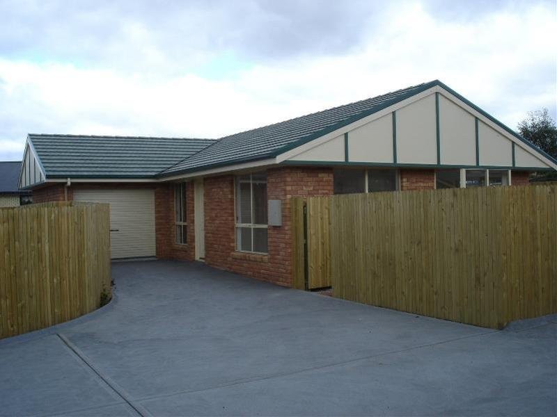 4/17 Manor Gardens, Kingston TAS 7050