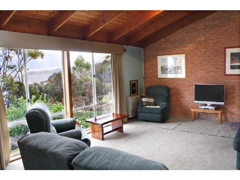 73 Suncoast Drive, Blackmans Bay TAS 7052