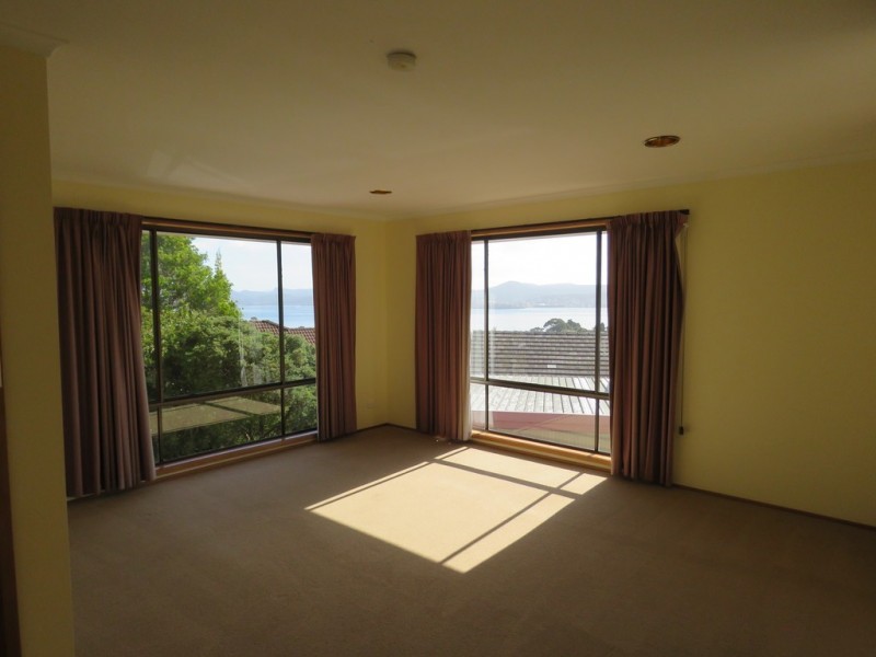 6 Hatton Gardens, Sandy Bay TAS 7005