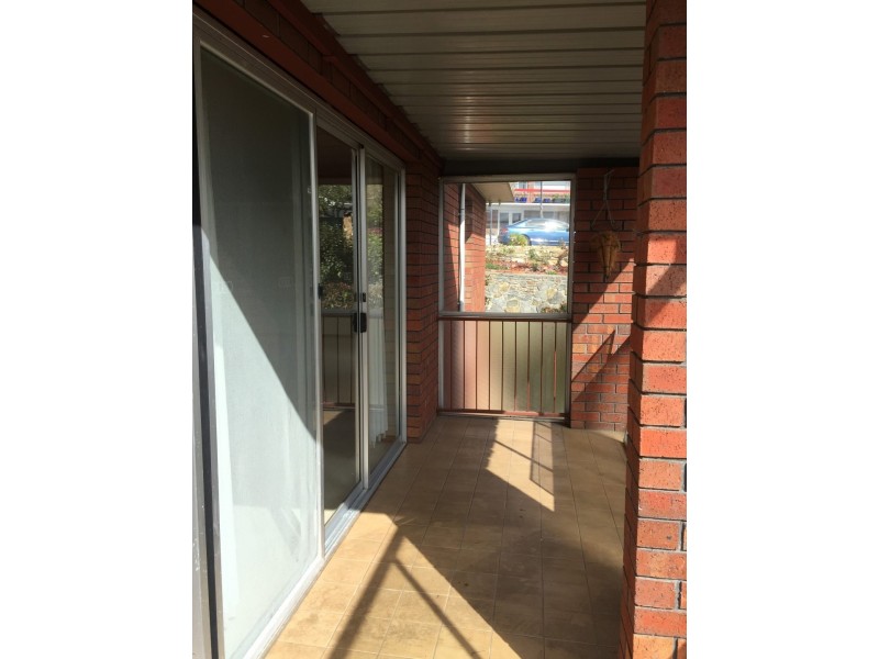 1/8 Evelyn Crescent, Sandy Bay TAS 7005