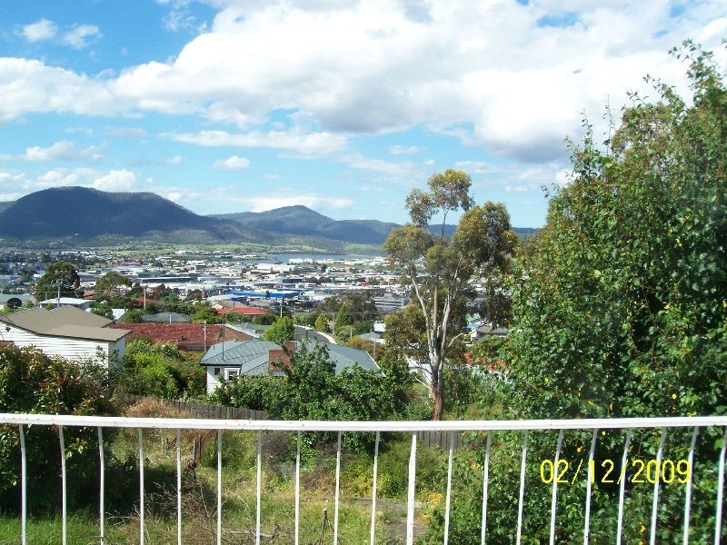5 Beverley Grove, West Moonah TAS 7009