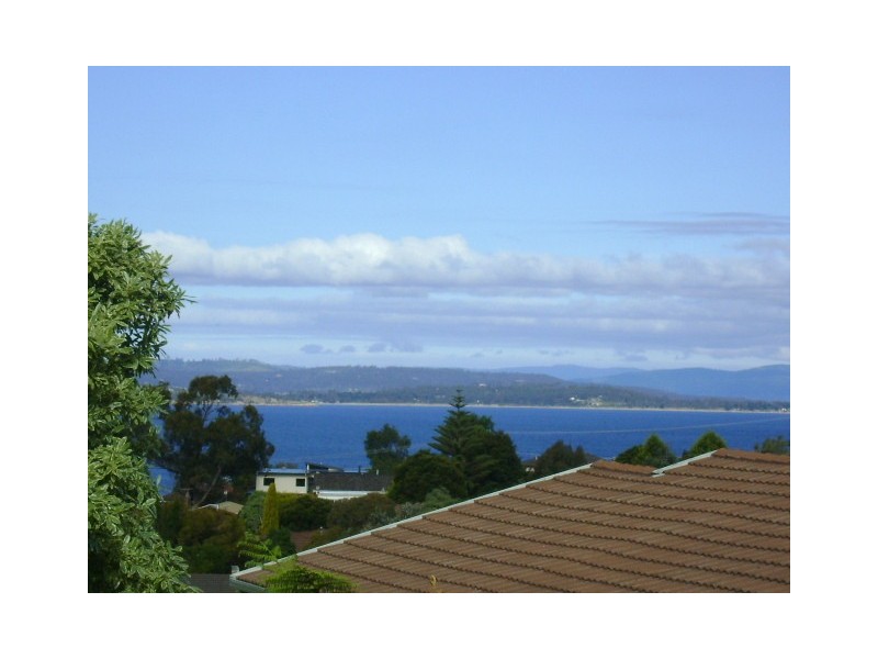 30 Woodlands Drive, Blackmans Bay TAS 7052