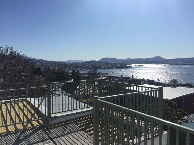 1a Longview Avenue, Sandy Bay TAS 7005