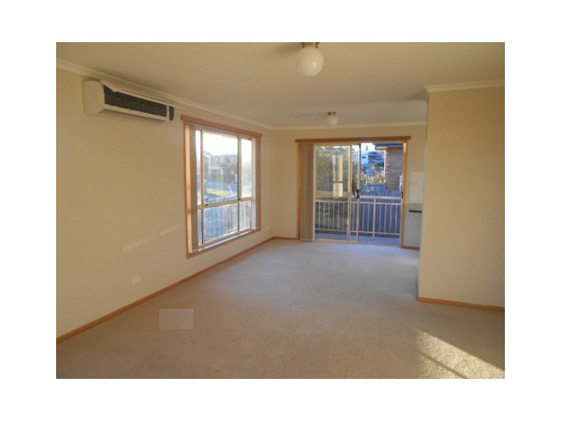 1/4 Mariah Crescent, Oakdowns TAS 7019