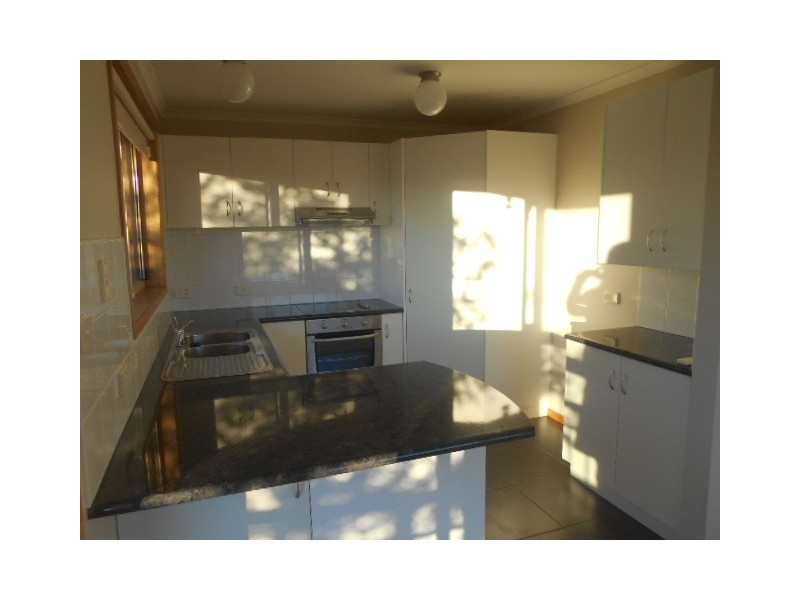 1/4 Mariah Crescent, Oakdowns TAS 7019