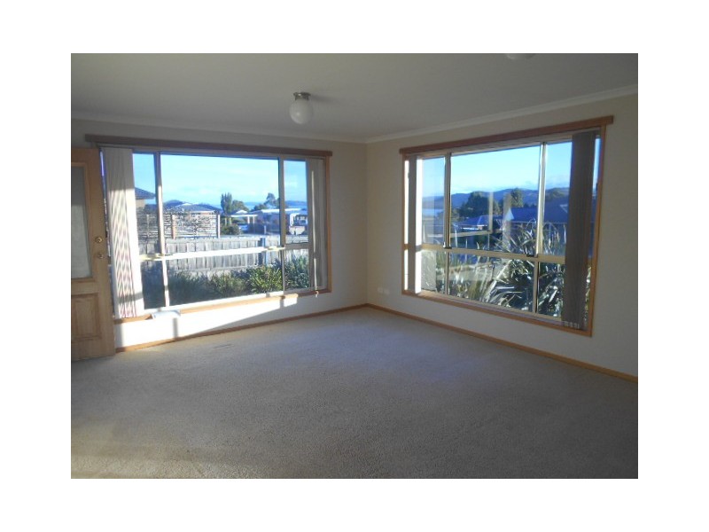 1/4 Mariah Crescent, Oakdowns TAS 7019