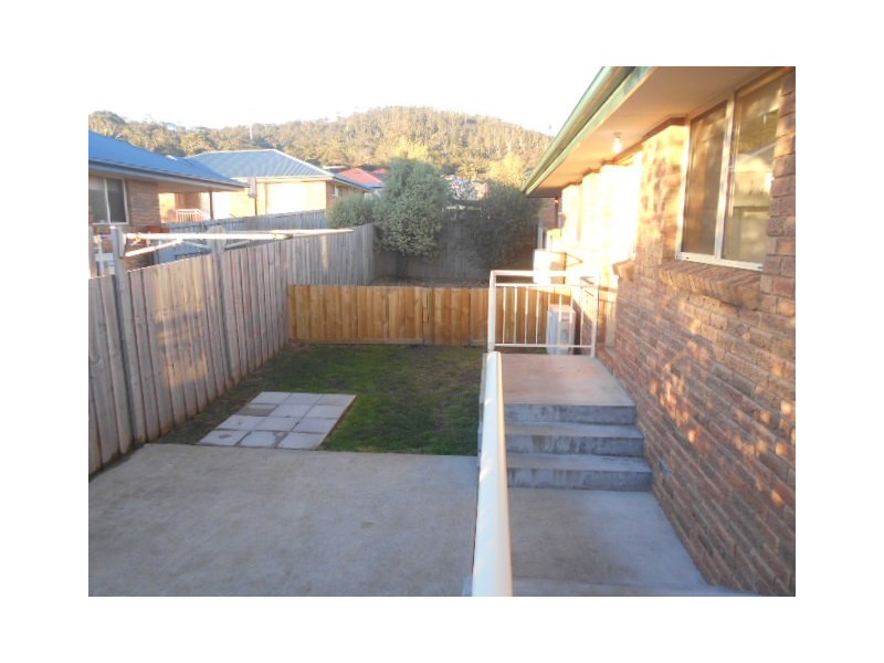 1/4 Mariah Crescent, Oakdowns TAS 7019