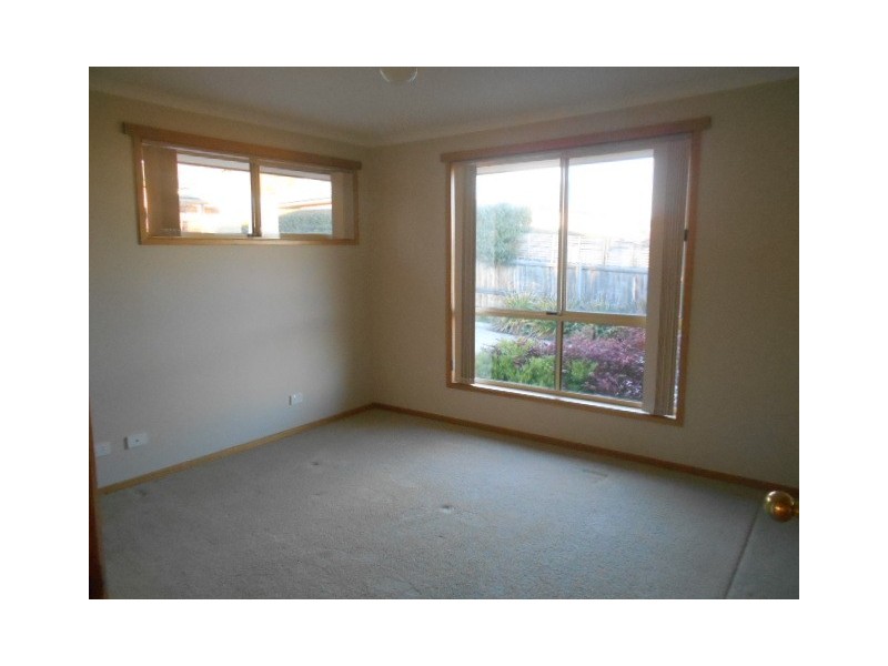 1/4 Mariah Crescent, Oakdowns TAS 7019