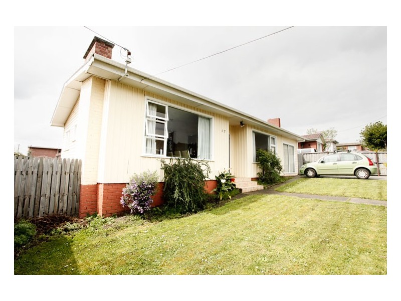 17 Ashbourne Grove, West Moonah TAS 7009