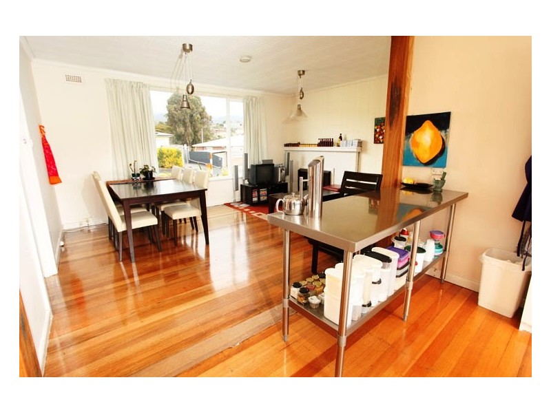 17 Ashbourne Grove, West Moonah TAS 7009