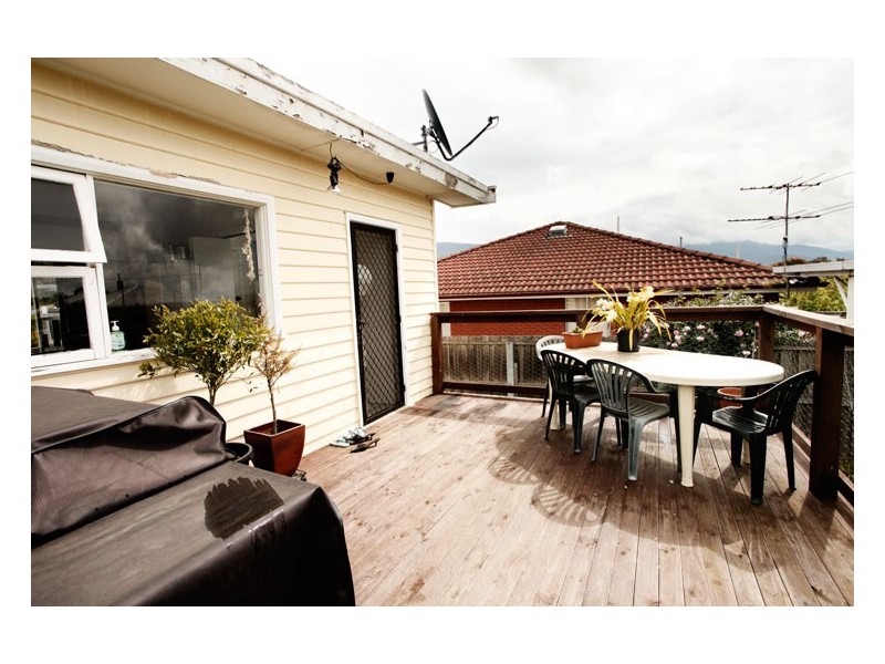 17 Ashbourne Grove, West Moonah TAS 7009