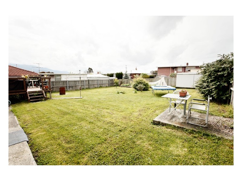 17 Ashbourne Grove, West Moonah TAS 7009