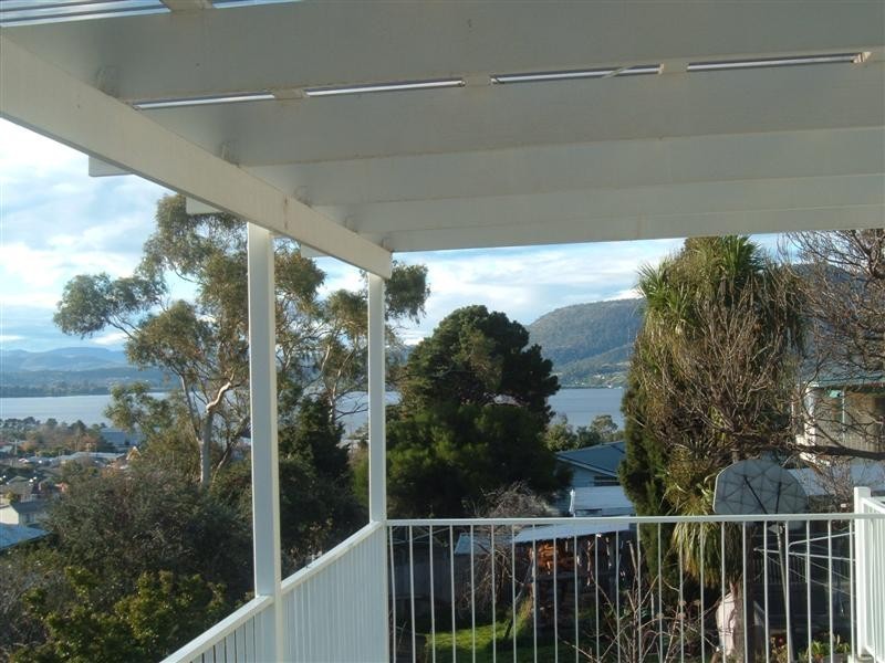 13 Vernon Ave, Montrose TAS 7010