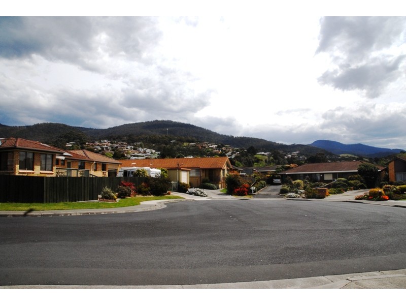 2/29 Walgett Place, Glenorchy TAS 7010