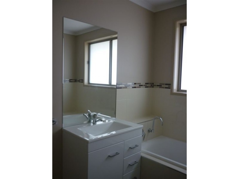 2/60 Mariah Crescent, Oakdowns TAS 7019