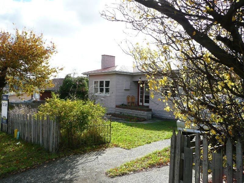 13 Ashbourne Grove, West Moonah TAS 7009
