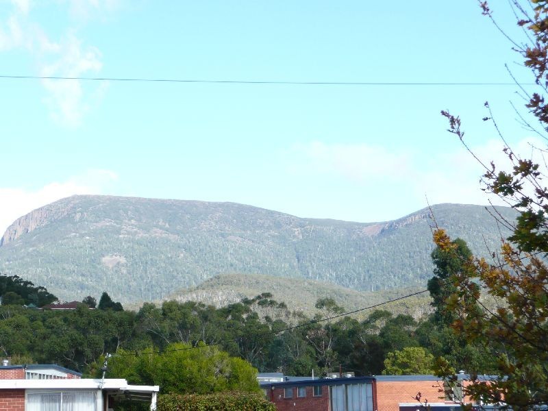 13 Ashbourne Grove, West Moonah TAS 7009