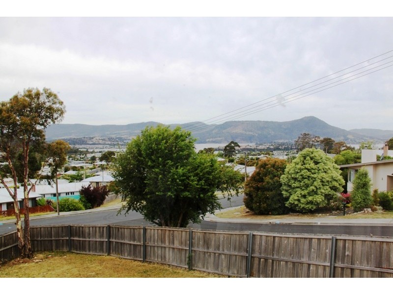 2 Spring Street, Claremont TAS 7011